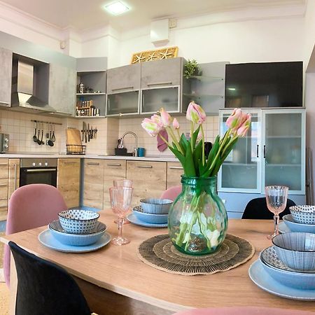 Two Bedroom Apartment -Welcome To Burgas- Top Location, Central Station, Main Walking Street, Sea Garden, Near The Beach Экстерьер фото